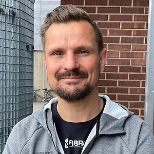 Patrik Elmberg driftansvarig för el och säkerhet på ABRI