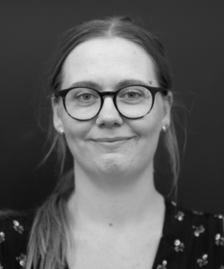 Porträttbild på Ebba